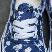 Vans - (Peanuts) Snoopy/Skating