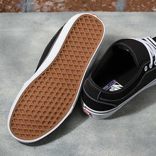 Load image into Gallery viewer, Vans - Skate  Chukka Low Black/White
