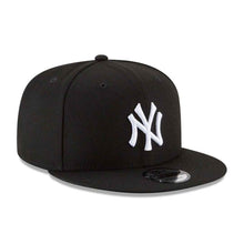 Load image into Gallery viewer, New Era - MLB New York Yankees Basic Snapback Black/White
