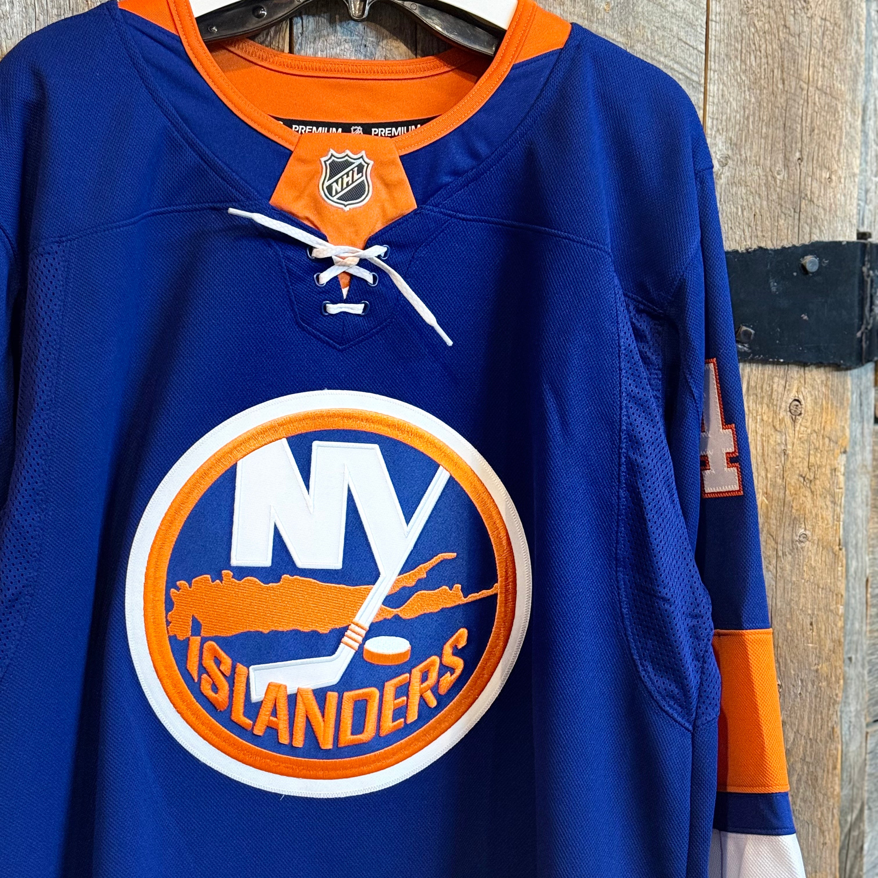 NHL - New York Islanders Matthew Schaefer Premium Home Jersey