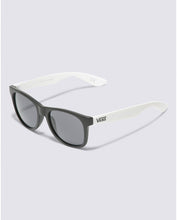 Load image into Gallery viewer, Vans - Spicoli Sunglasses
