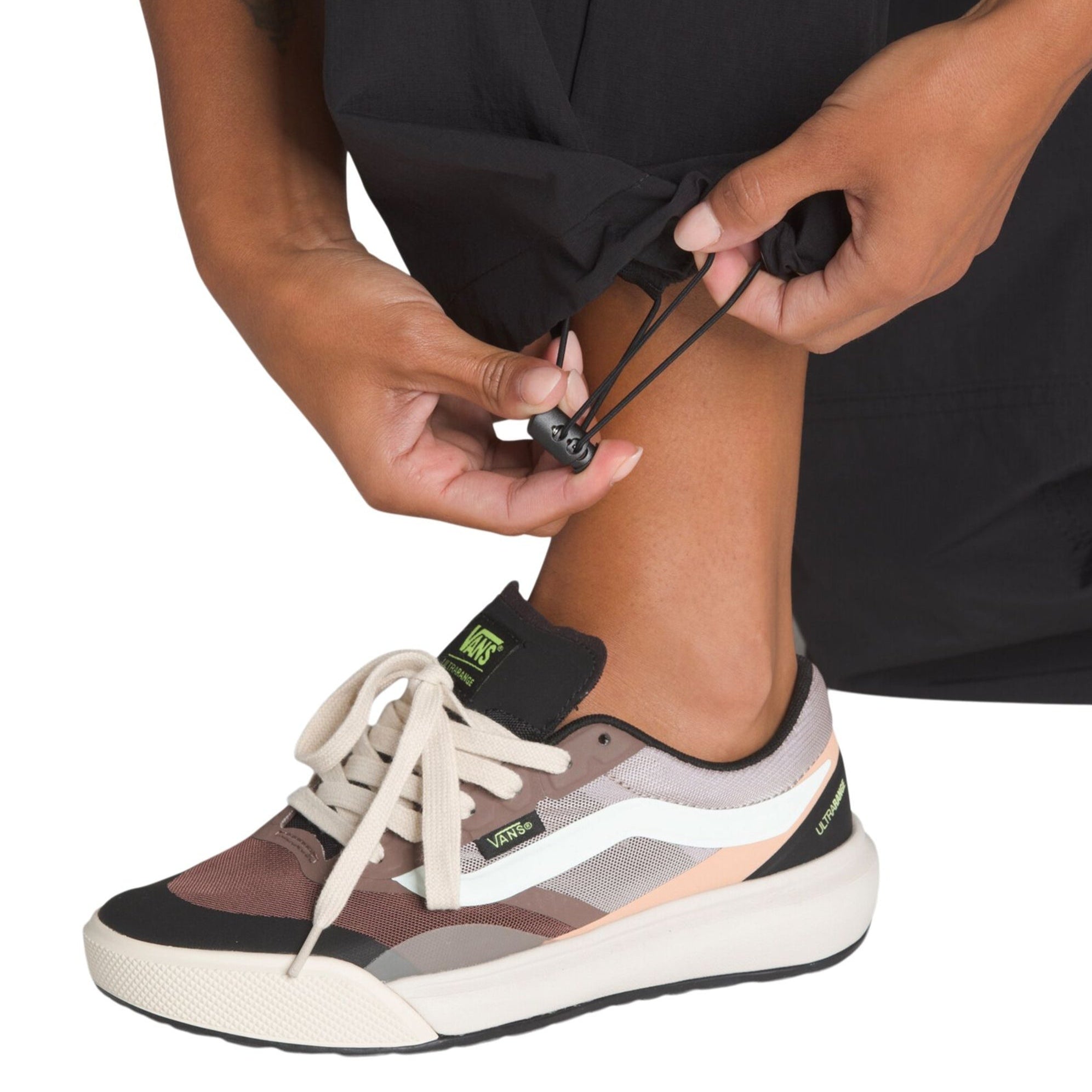 ea-vans-mte-trek-guide-w-pants-black-26cccde1-c79b-4436-bc6d-b86a63bdcc05-jpgrendition.jpg