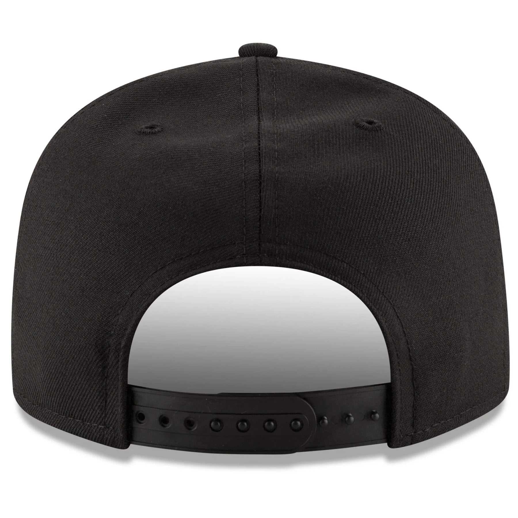 hats-newera-nhl-9fifty-black-white-snapback-hat-chicago-blackhawks-1221770368_1800x1800_89deb7e6-d439-4758-8b15-11b96034c7b8.webp