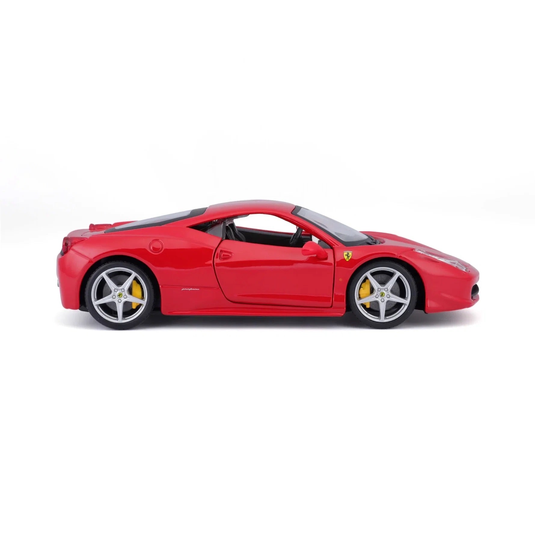 magBMaxRosatiWebeGraphicDesignsncdiMassimili_33985-143552-26003_ferr_458italia_red_prd_8.jpg