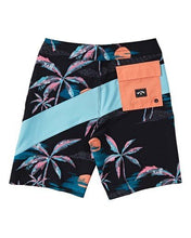 Load image into Gallery viewer, Billabong - Boys&#39; T Street Pro Boardshort 17&quot;
