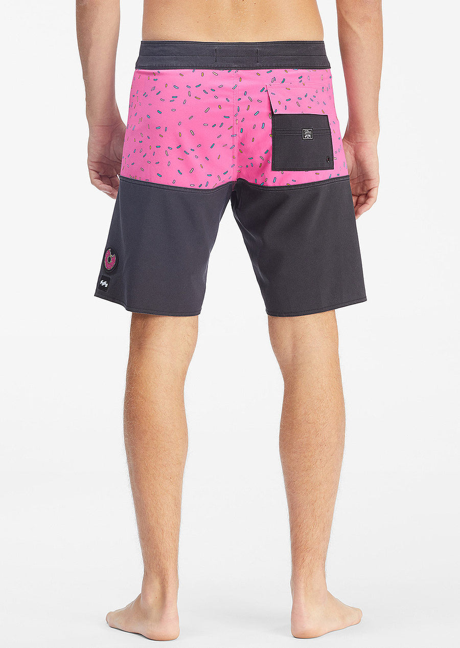 Billabong - Simpsons Men’s Donut Short